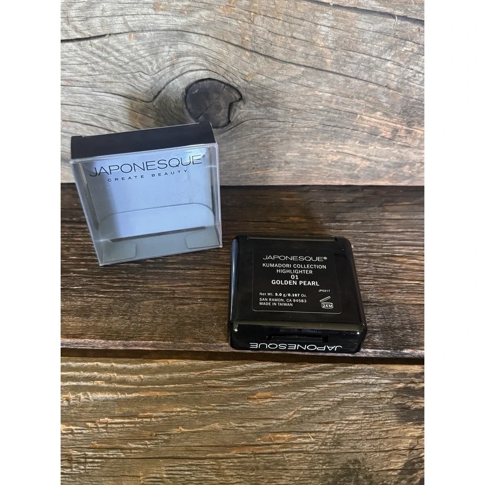 Japonesque Kumadori Contour Highlighter Compact 01 Golden‎ Pearl · Glow Skin $24